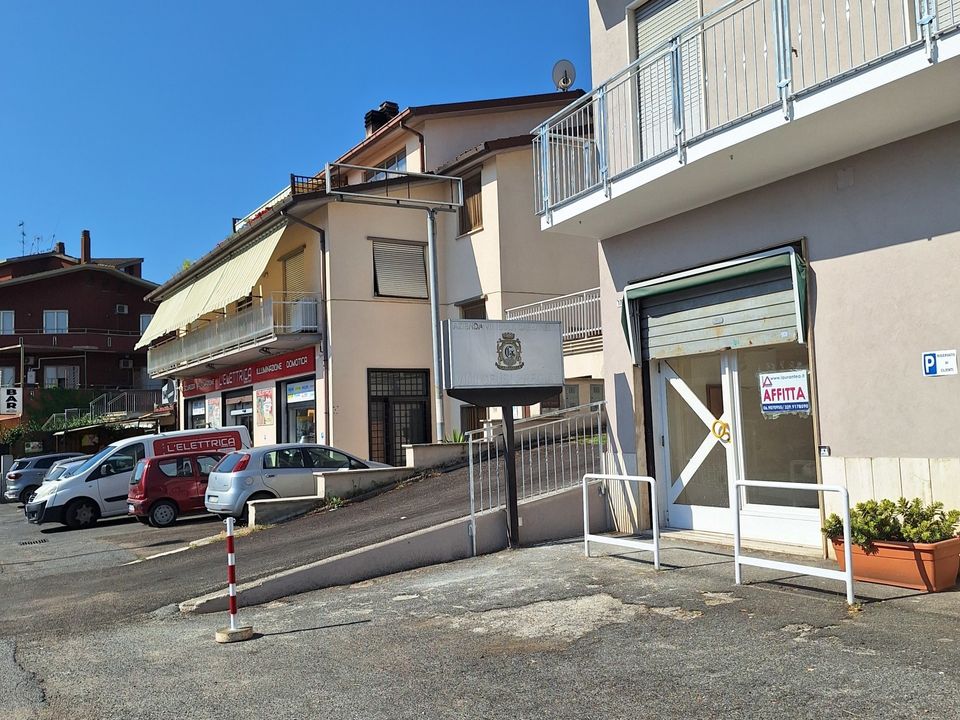 Commercial property in Morlupo, Rome - photo 3