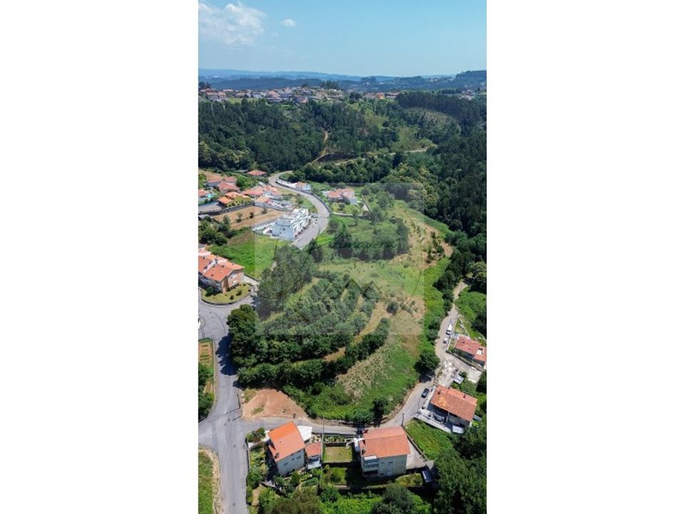 Helårsgrund i Crestuma, Porto - foto 1