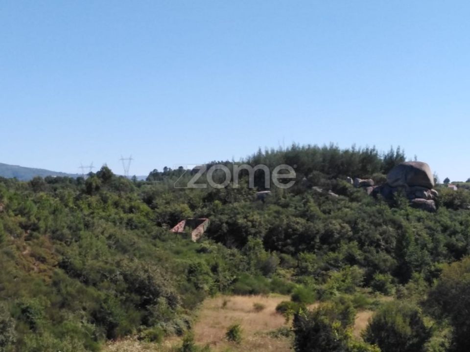 Helårsgrund i Sameice e Santa Eulalia, Guarda - foto 1
