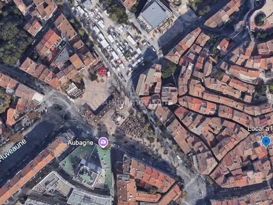 Erhvervsejendom i Aubagne en Provence, Bouches-du-Rhone - foto 1