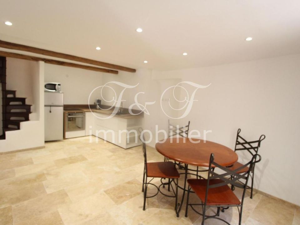 Landsbyhus i Saint-Christol, Vaucluse - bilde 1