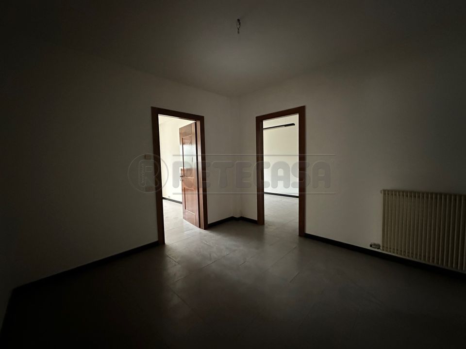 Erhvervsejendom i Bassano del Grappa, Vicenza - foto 2