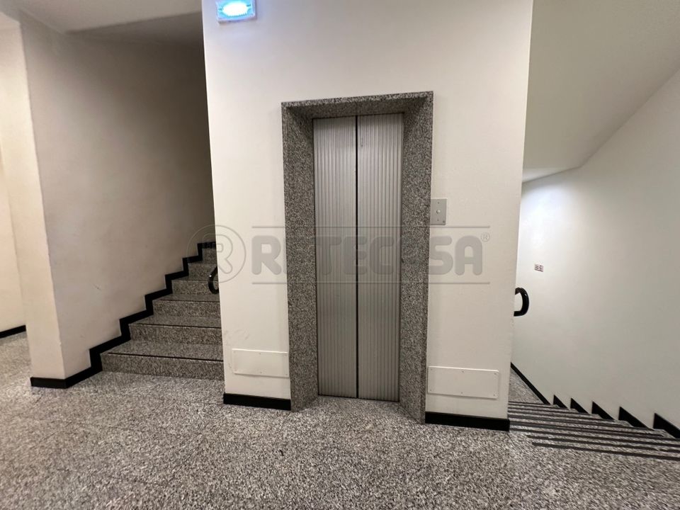 Erhvervsejendom i Bassano del Grappa, Vicenza - foto 3