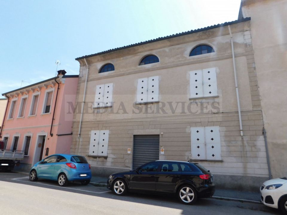 Erhvervsejendom i Garlasco, Pavia - foto 1