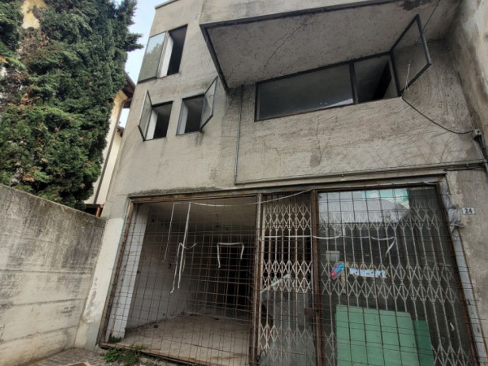L'establiment comercial a Montebelluna, Treviso - foto 1