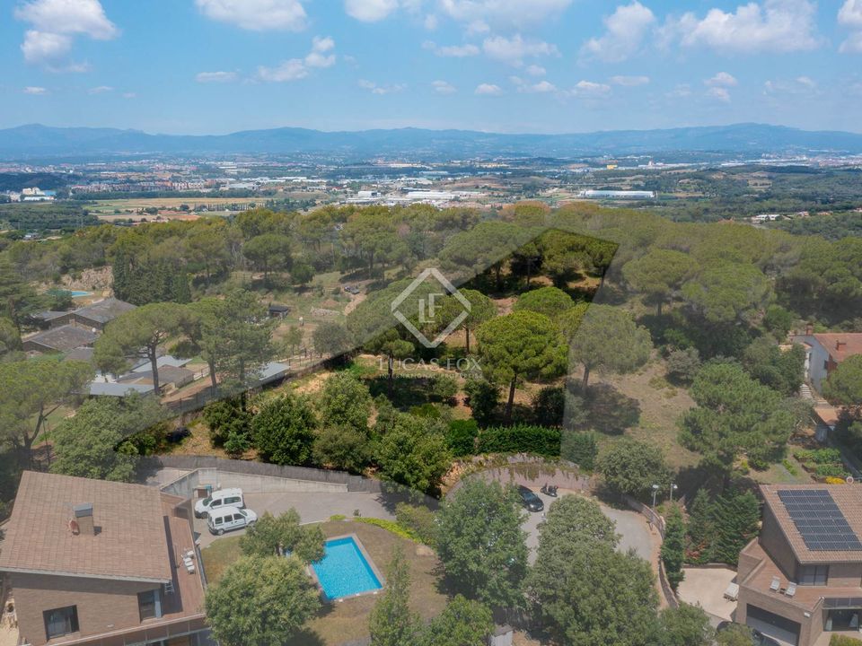 Helårsgrund i Vallromanes, Barcelona - foto 1