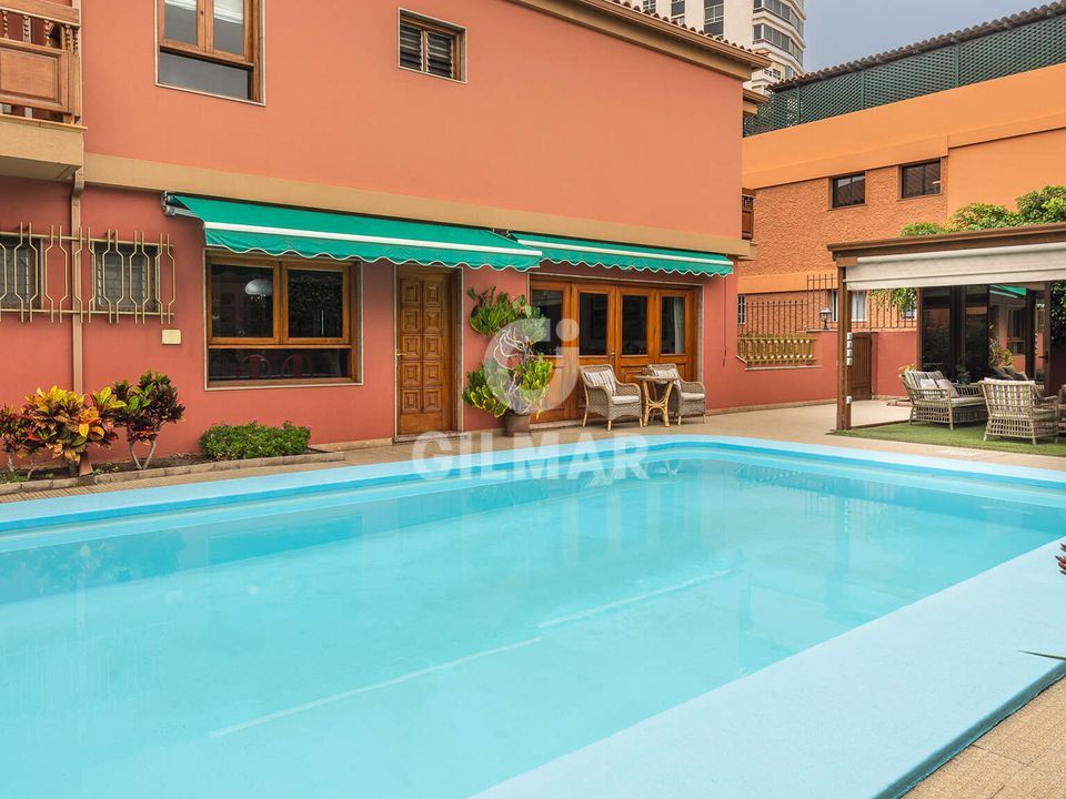 Villa in Las Palmas De Gran Canaria, Gran Canaria - photo 4