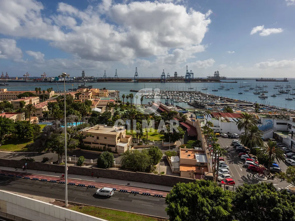 Penthouse in Las Palmas De Gran Canaria, Gran Canaria - photo 1