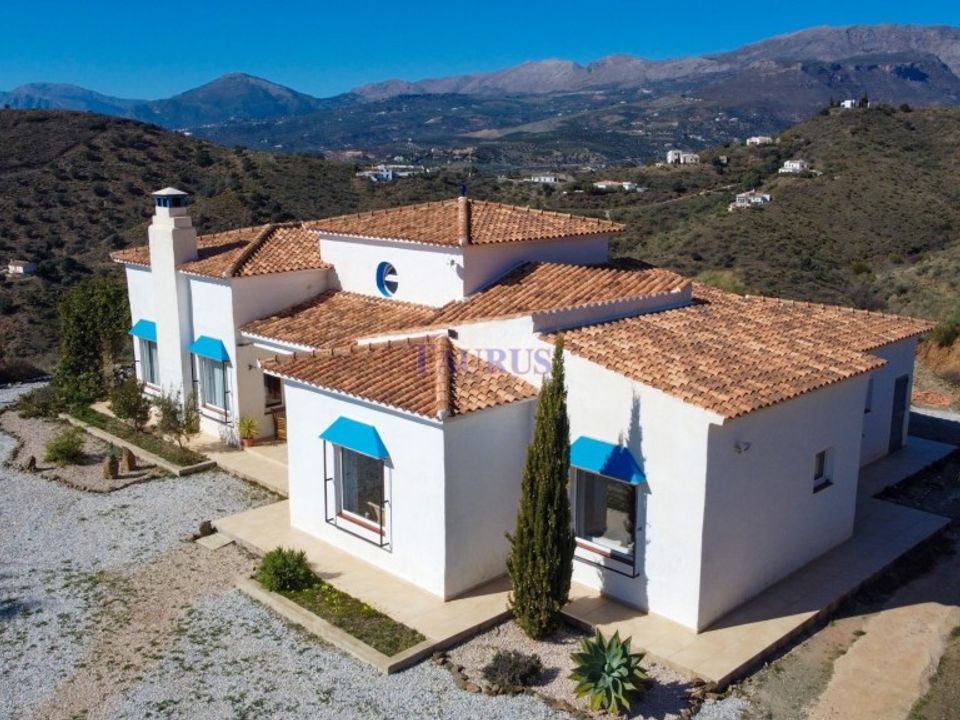 Villa i Canillas De Aceituno, Malaga - foto 1
