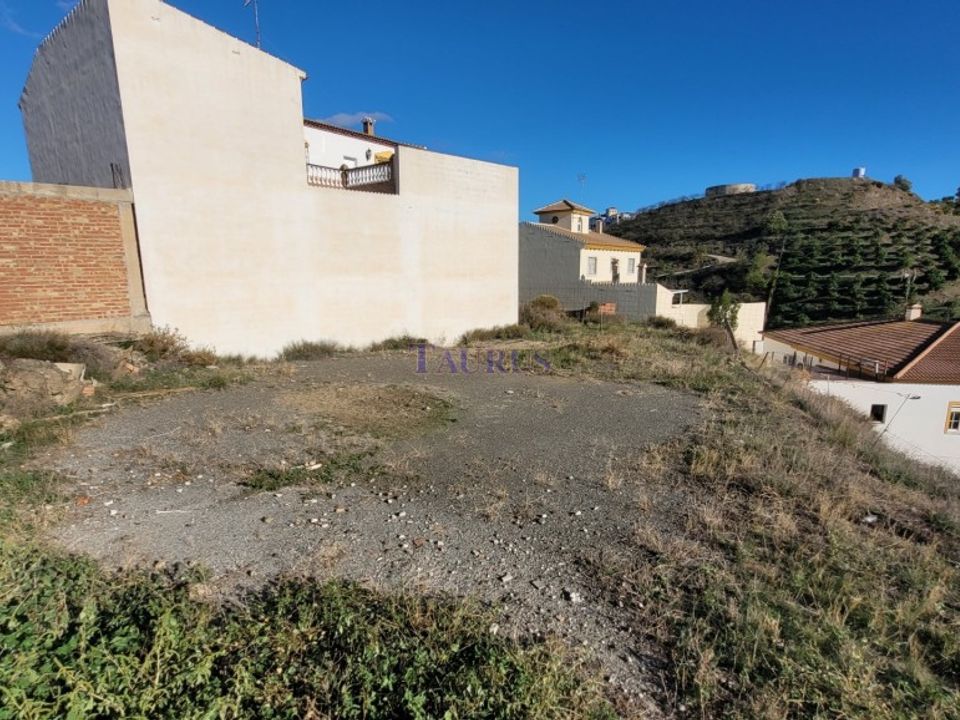 Helårsgrund i Benamocarra, Malaga - foto 1