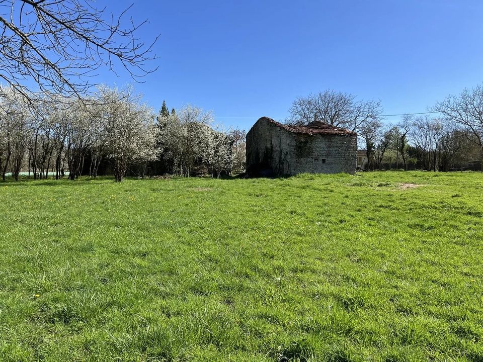Helårsgrund i Courcome, Charente - foto 1