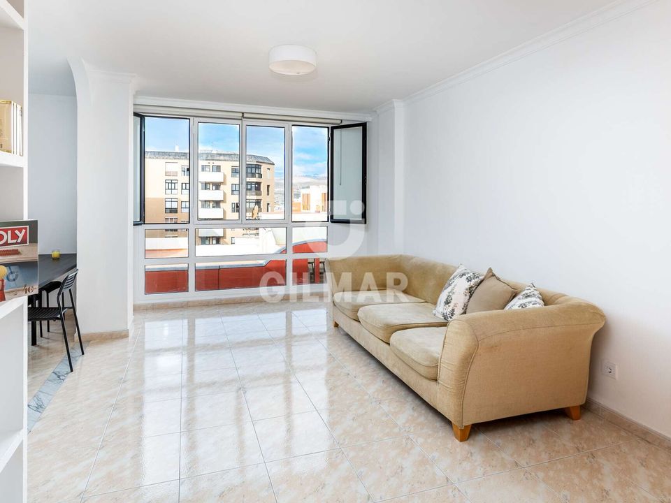 Apartment in Las Palmas De Gran Canaria, Gran Canaria - photo 2
