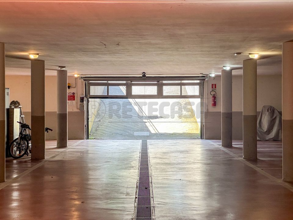 Garage i Chiopris-Viscone, Udine - foto 3