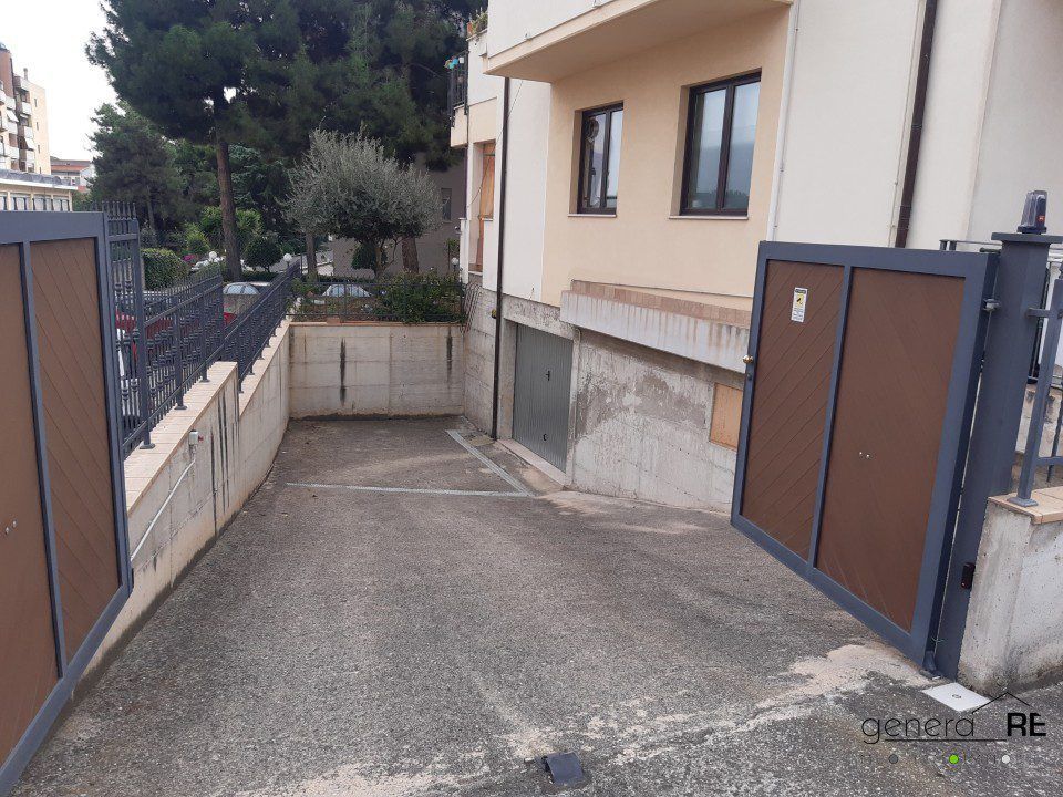 Parkeringsplads i Pescara, Pescara - foto 2