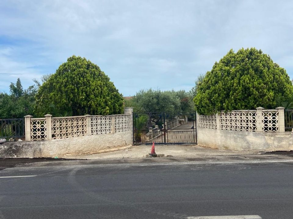 Helårsgrund i Valenzano, Bari - foto 1