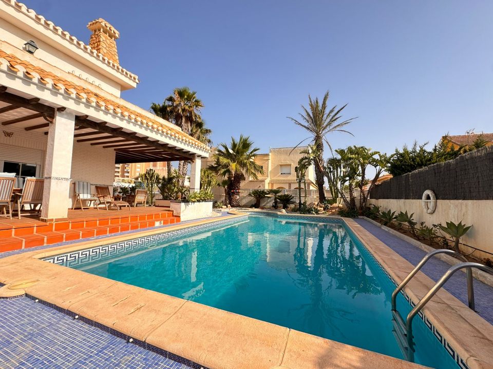 Villa i La Manga Del Mar Menor, Murcia - foto 1