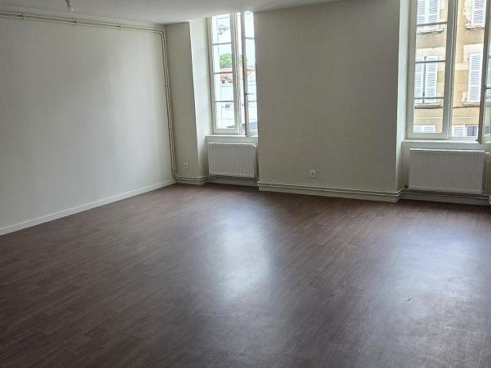 Apartment in Avallon, Yonne - photo 1