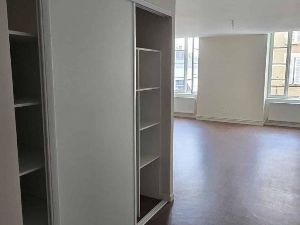 Apartment in Avallon, Yonne - photo 3