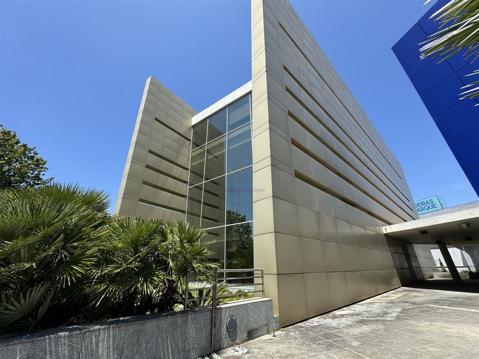 Erhvervsejendom i Oeiras, Lisbon - foto 1