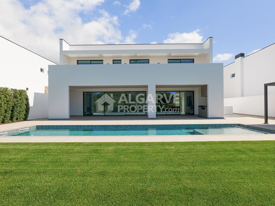 Villa i Quarteira, Faro - foto 1