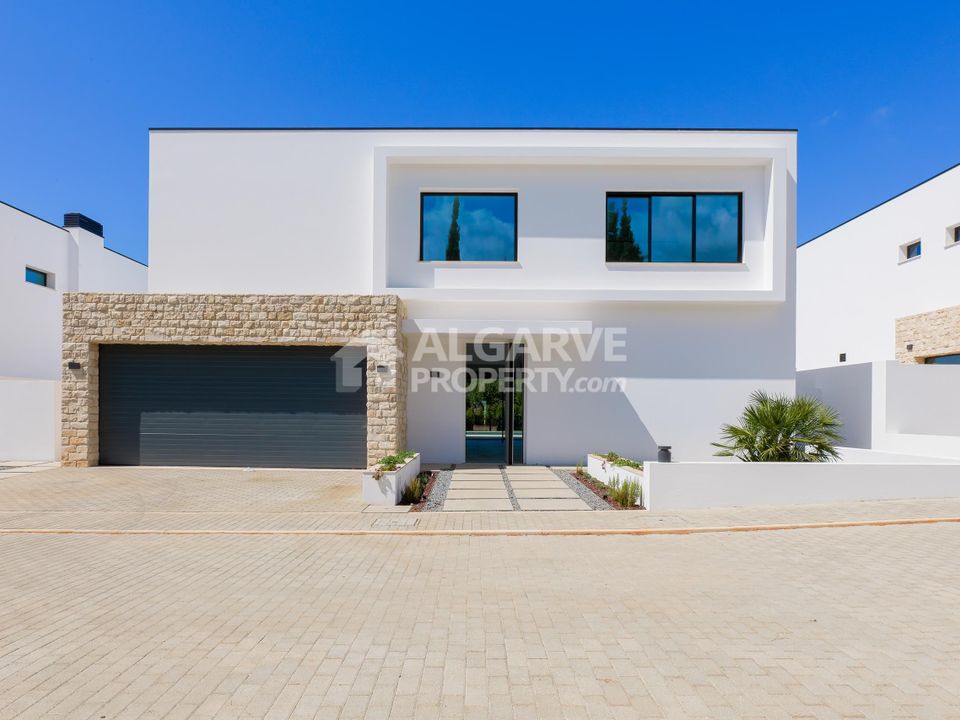 Villa i Quarteira, Faro - foto 1