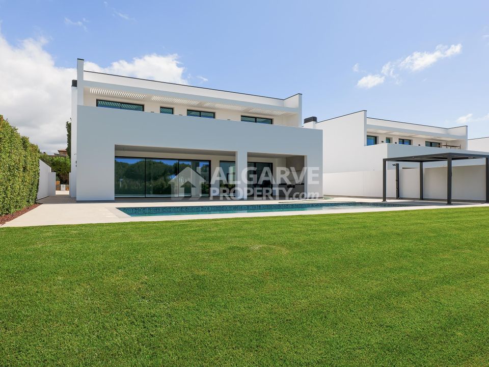 Villa i Quarteira, Faro - foto 1