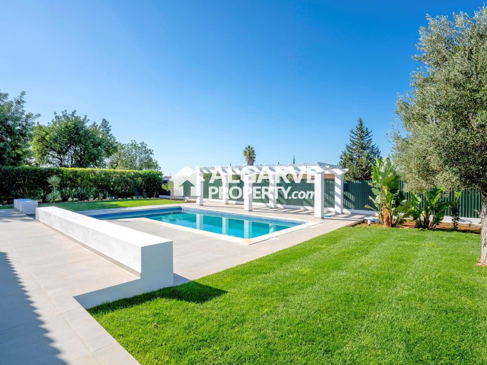 Villa i Quarteira, Faro - foto 1
