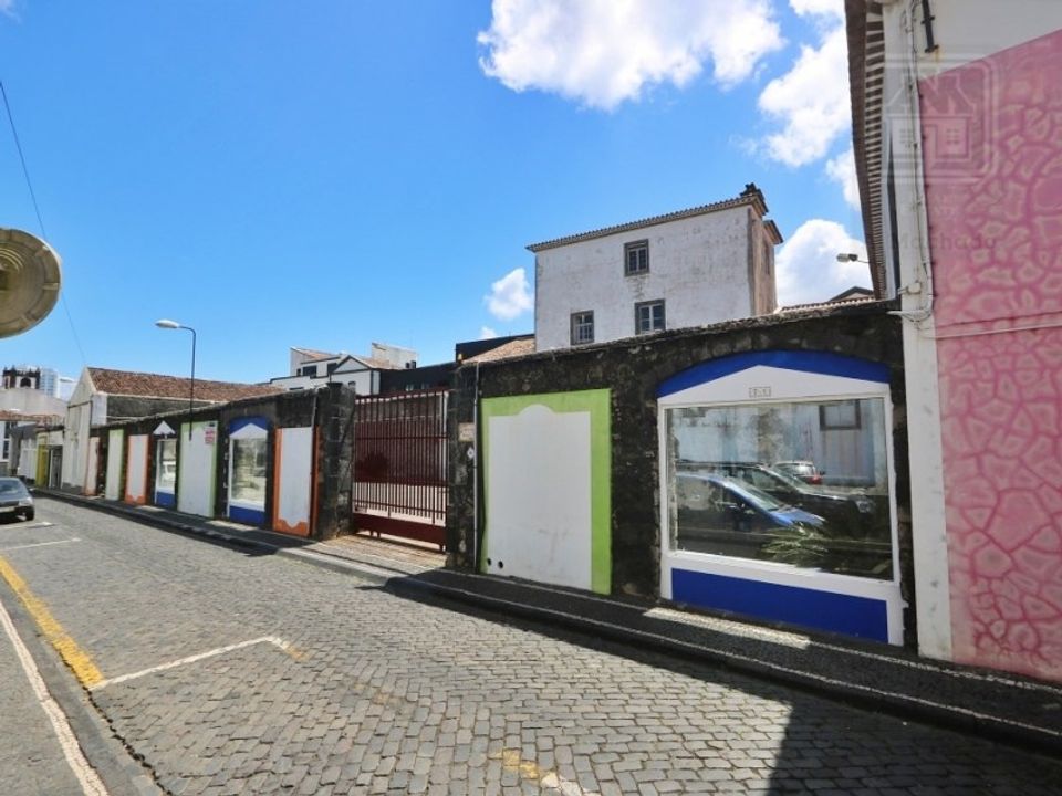 Parkeringsplads i Ponta Delgada, Sao Miguel - foto 1