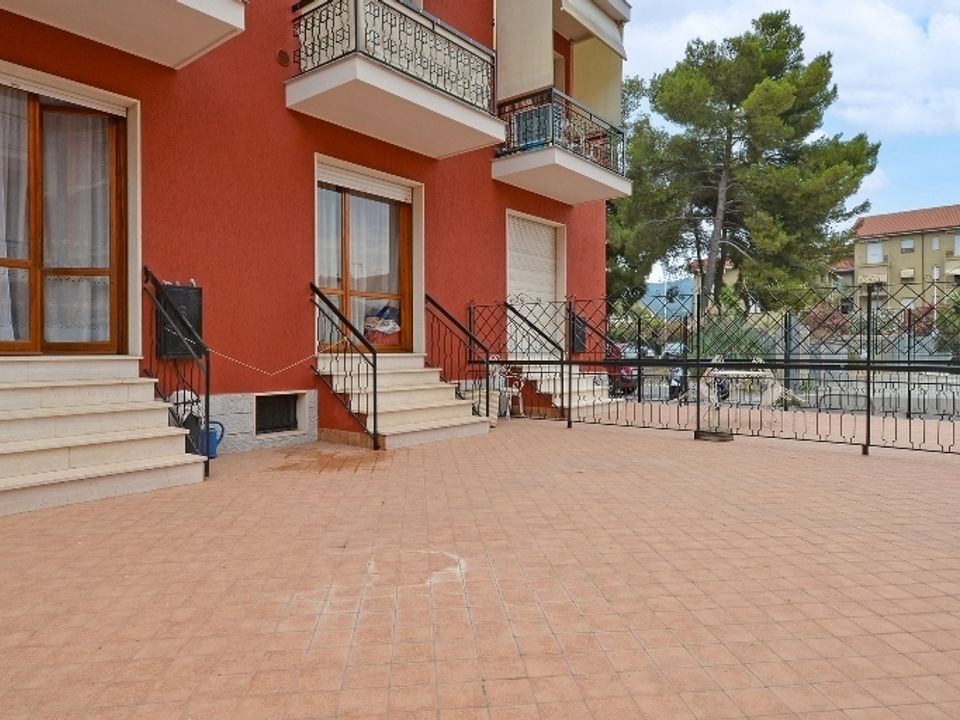 Lejlighed i San Bartolomeo al Mare, Imperia - foto 1