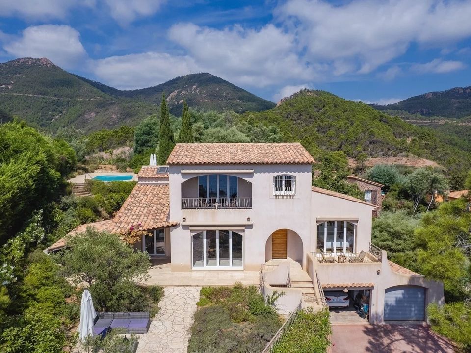 Villa i Theoule-sur-Mer, Alpes-Maritimes - foto 1