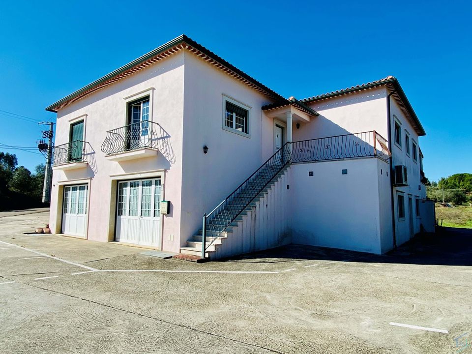 Erhvervsejendom i Asseiceira, Santarem - foto 1
