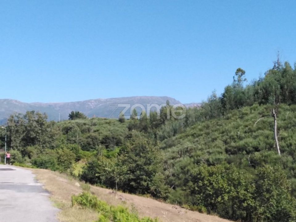 Helårsgrund i Sameice e Santa Eulalia, Guarda - foto 1