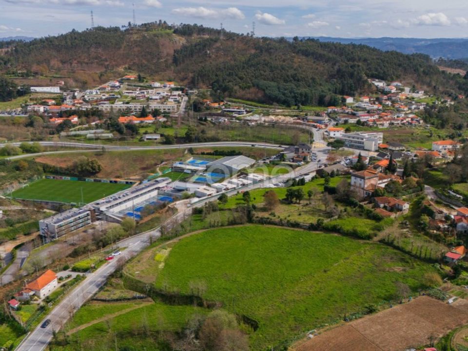 Helårsgrund i Guimaraes, Braga - foto 1