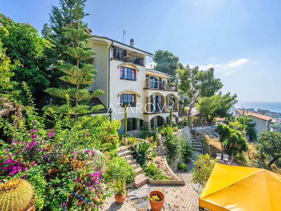 Villa i Ventimiglia, Imperia - foto 1