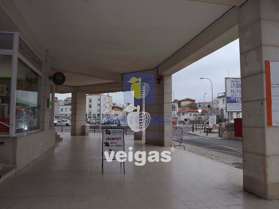 Erhvervsejendom i Caldas da Rainha, Leiria - foto 1