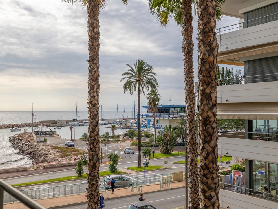 Lejlighed i Menton, Alpes-Maritimes - foto 1