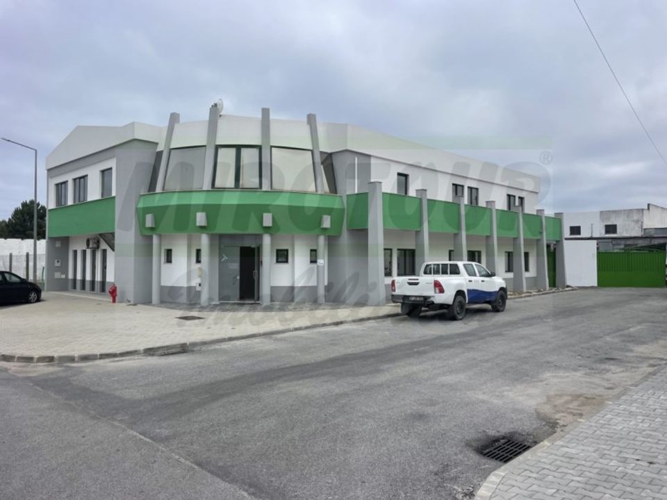 Erhvervsejendom i Santo Andre, Setubal - foto 1