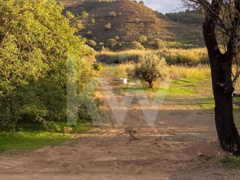 Terra em Odeleite, Faro - foto 1