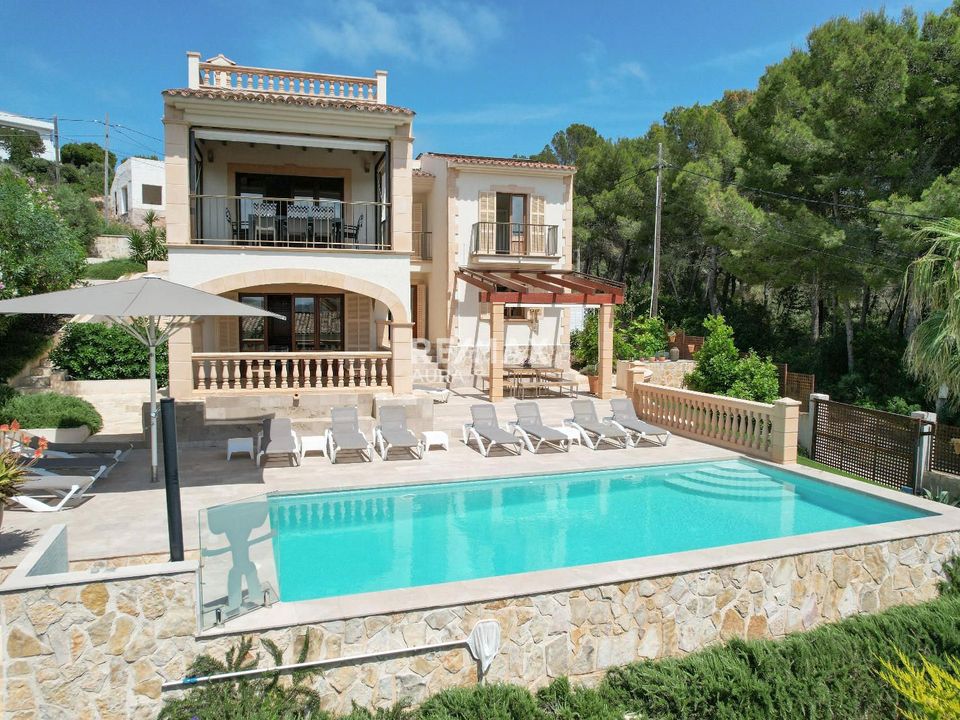 Villa i Cala Ratjada, Mallorca - bilde 1