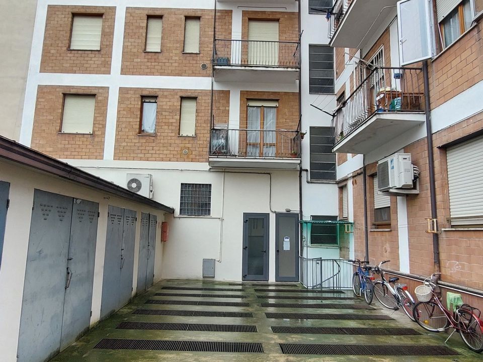 Garage i Piacenza, Piacenza - foto 2