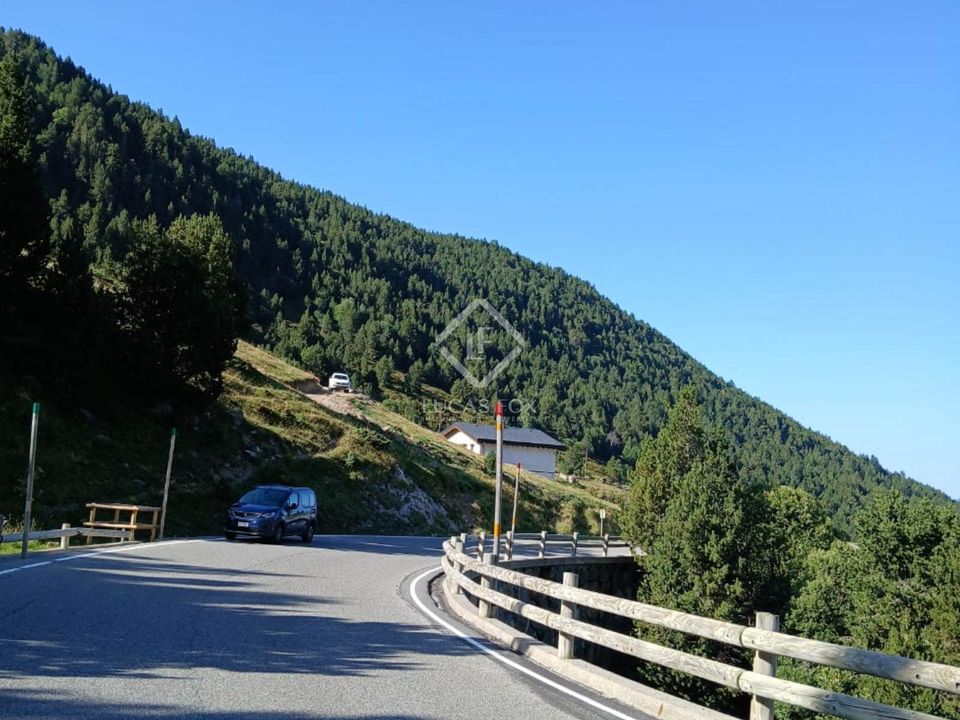 Helårsgrund i Encamp, Andorra - foto 1