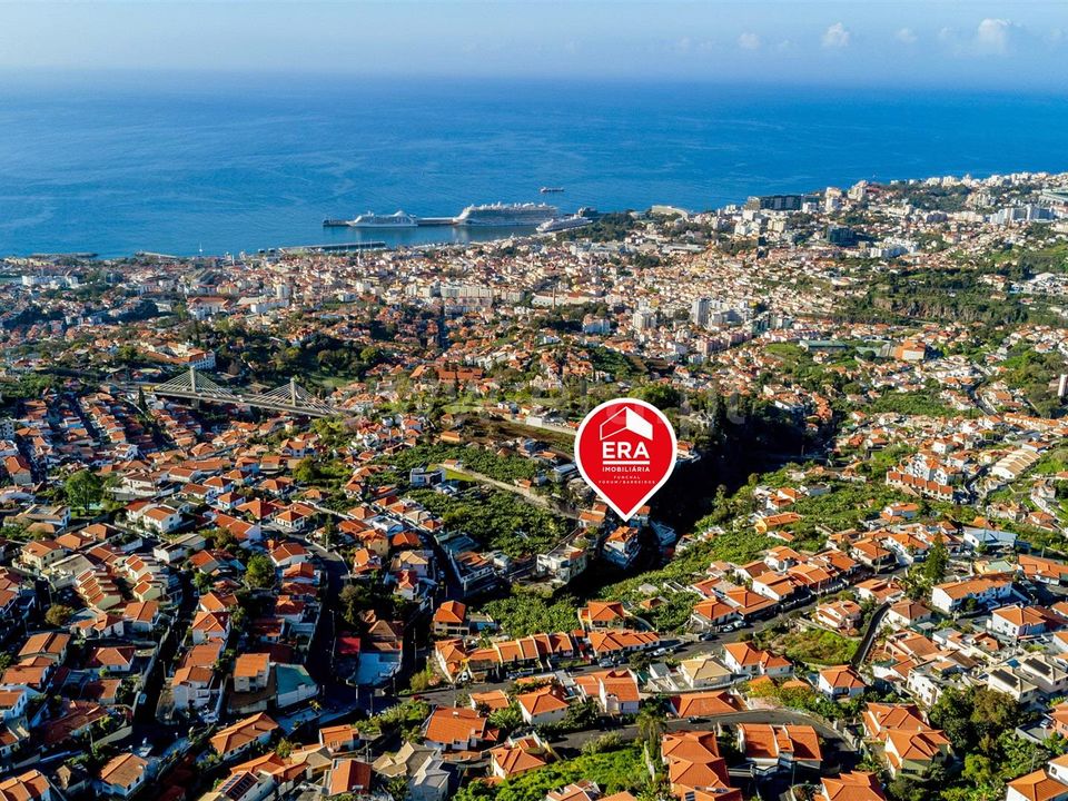 Helårsgrund i Funchal, Madeira - foto 1