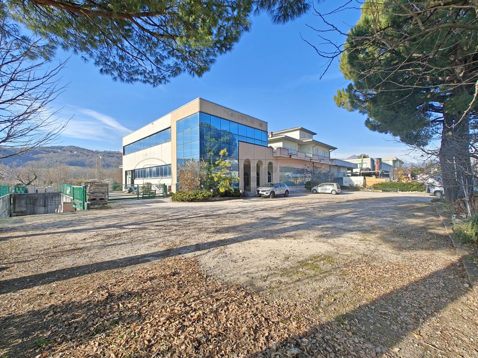 Erhvervsejendom i Cornedo Vicentino, Vicenza - foto 1