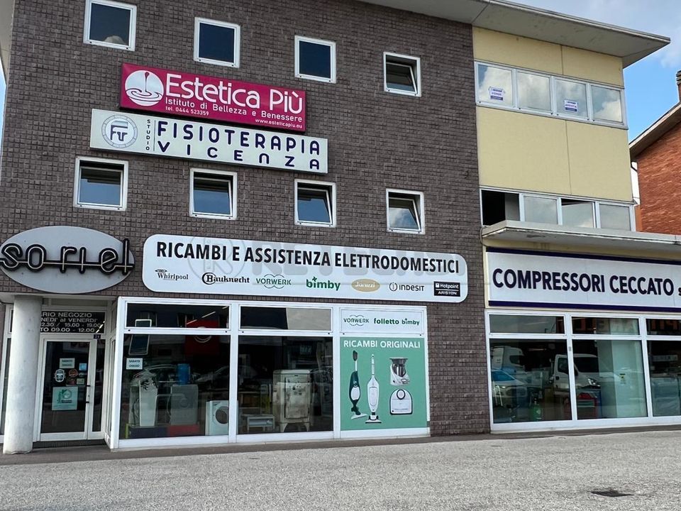 Erhvervsejendom i Creazzo, Vicenza - foto 1