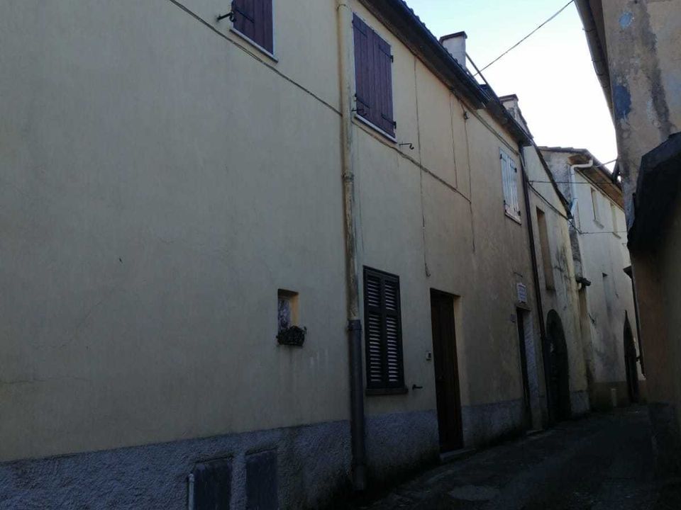 Byhus i Fivizzano, Massa and Carrara - foto 2