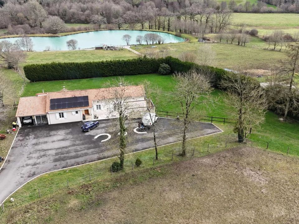 Villa in Genouillac, Charente - foto 3