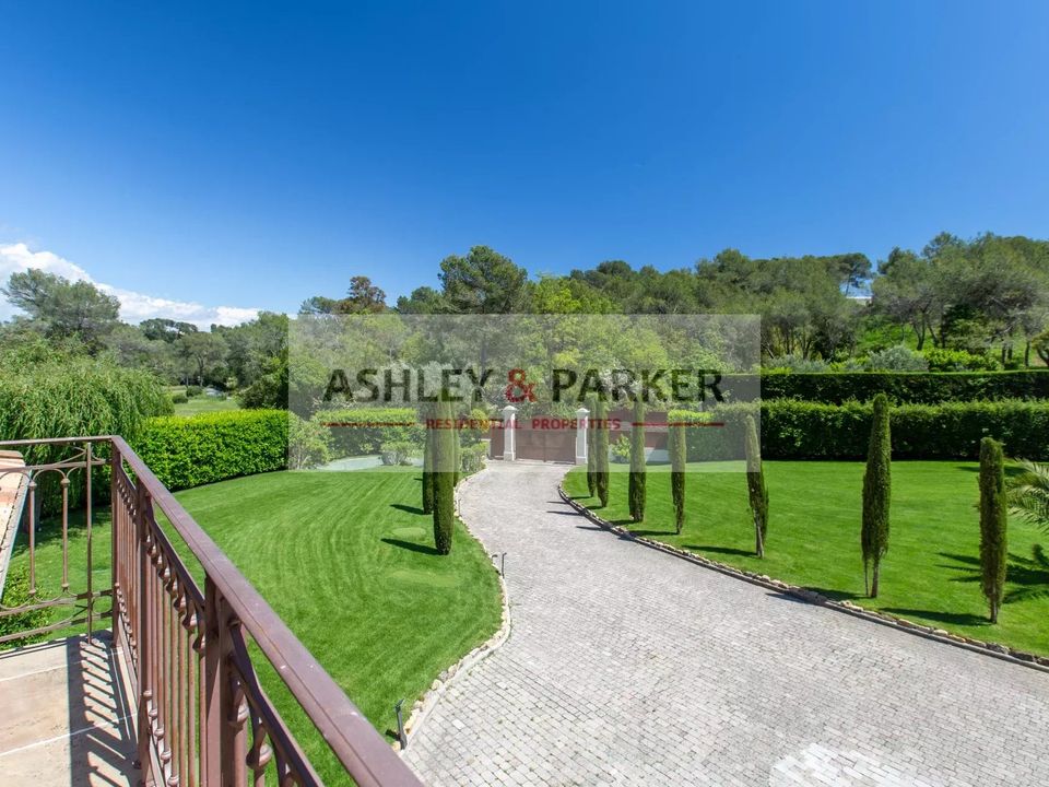 Villa i Mouans-Sartoux, Alpes-Maritimes - foto 1