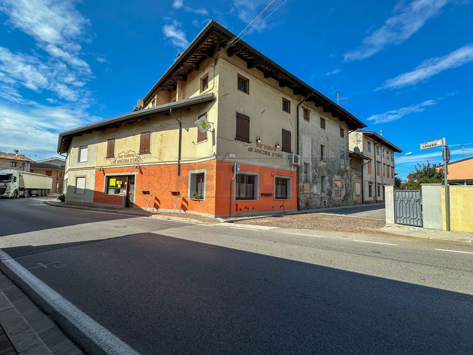 Erhvervsejendom i Mortegliano, Udine - foto 1