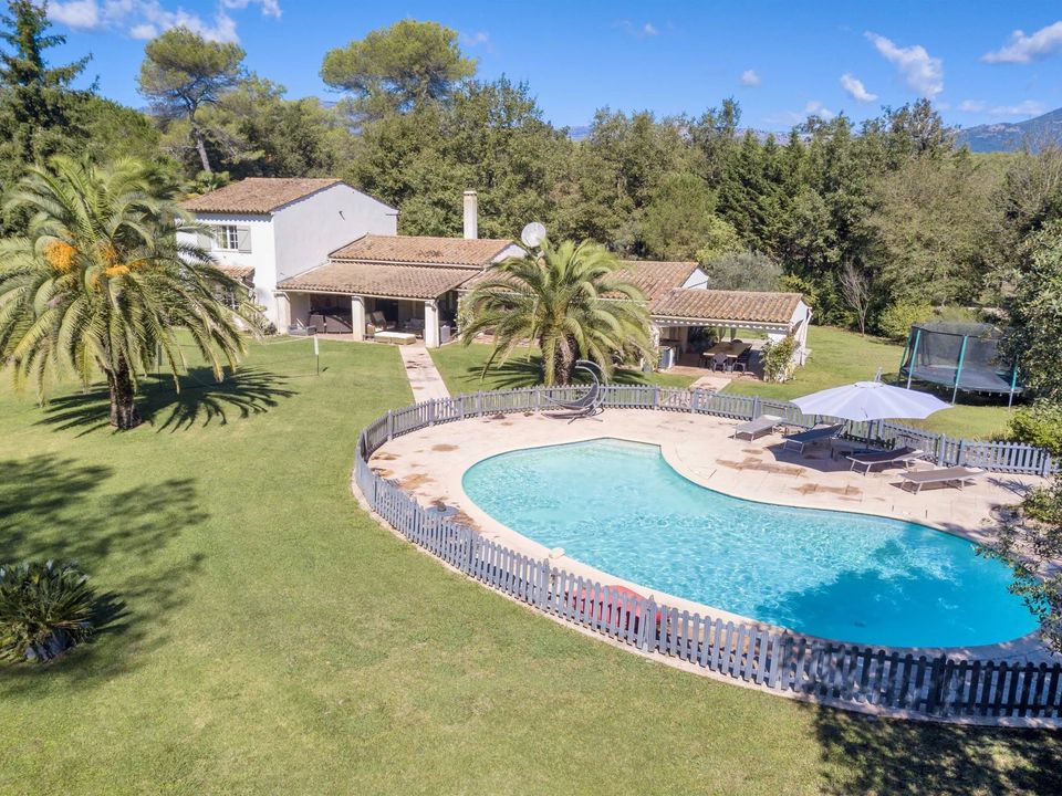Villa i Valbonne, Alpes-Maritimes - foto 1