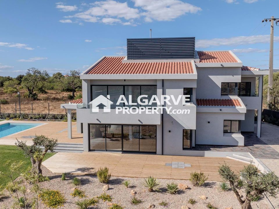 Villa i Quarteira, Faro - foto 1